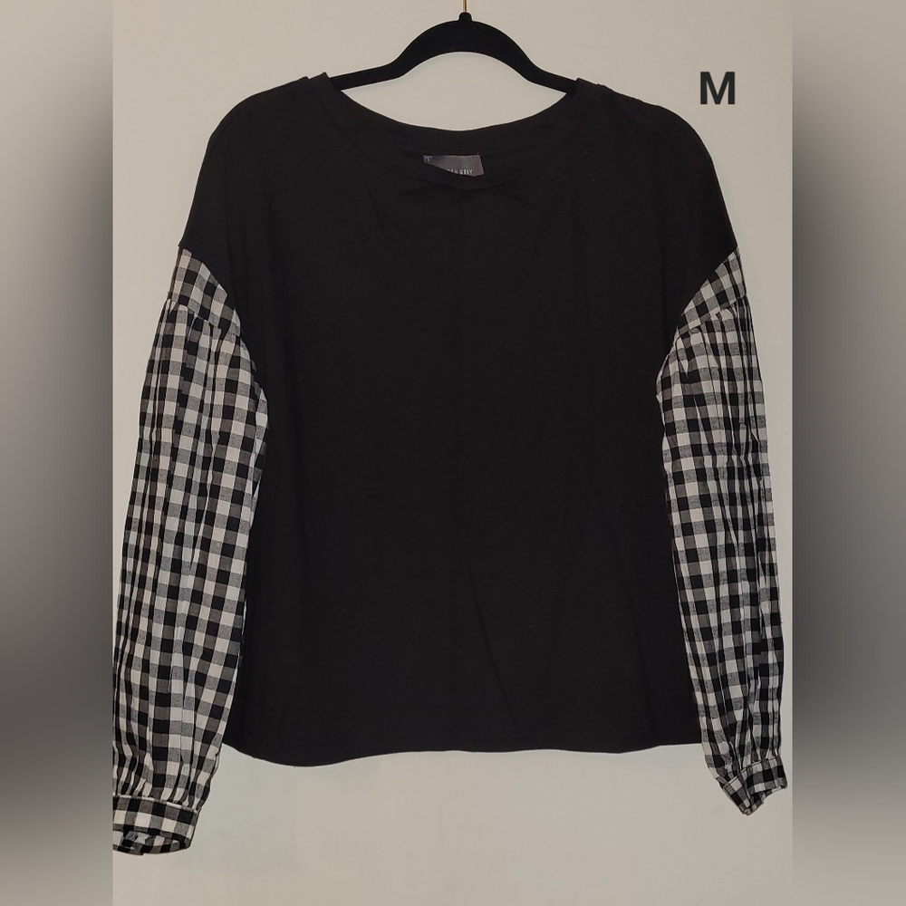 Size Medium, Hudson Gray Brand